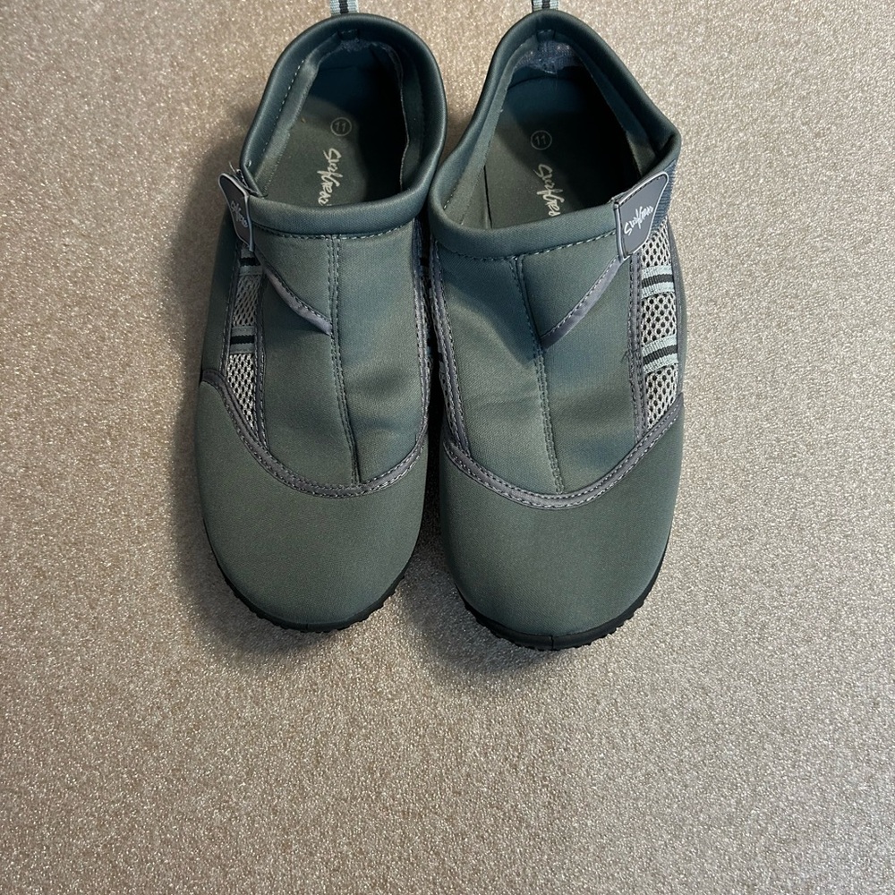 Skechers Men's Gray Water Shoes, size 11 M